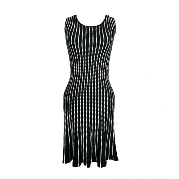 Max  Studio body hugging sleeveless stretch black white dress with bottom flare - Picture 1 of 5